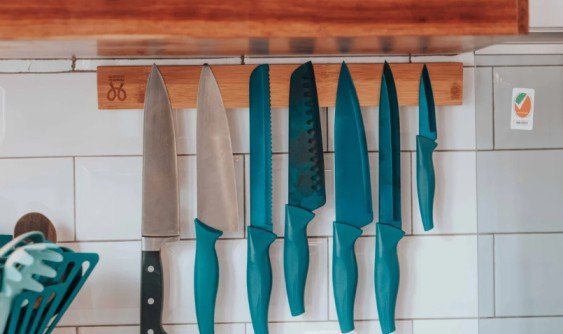 Where Should Knives Be Stored?